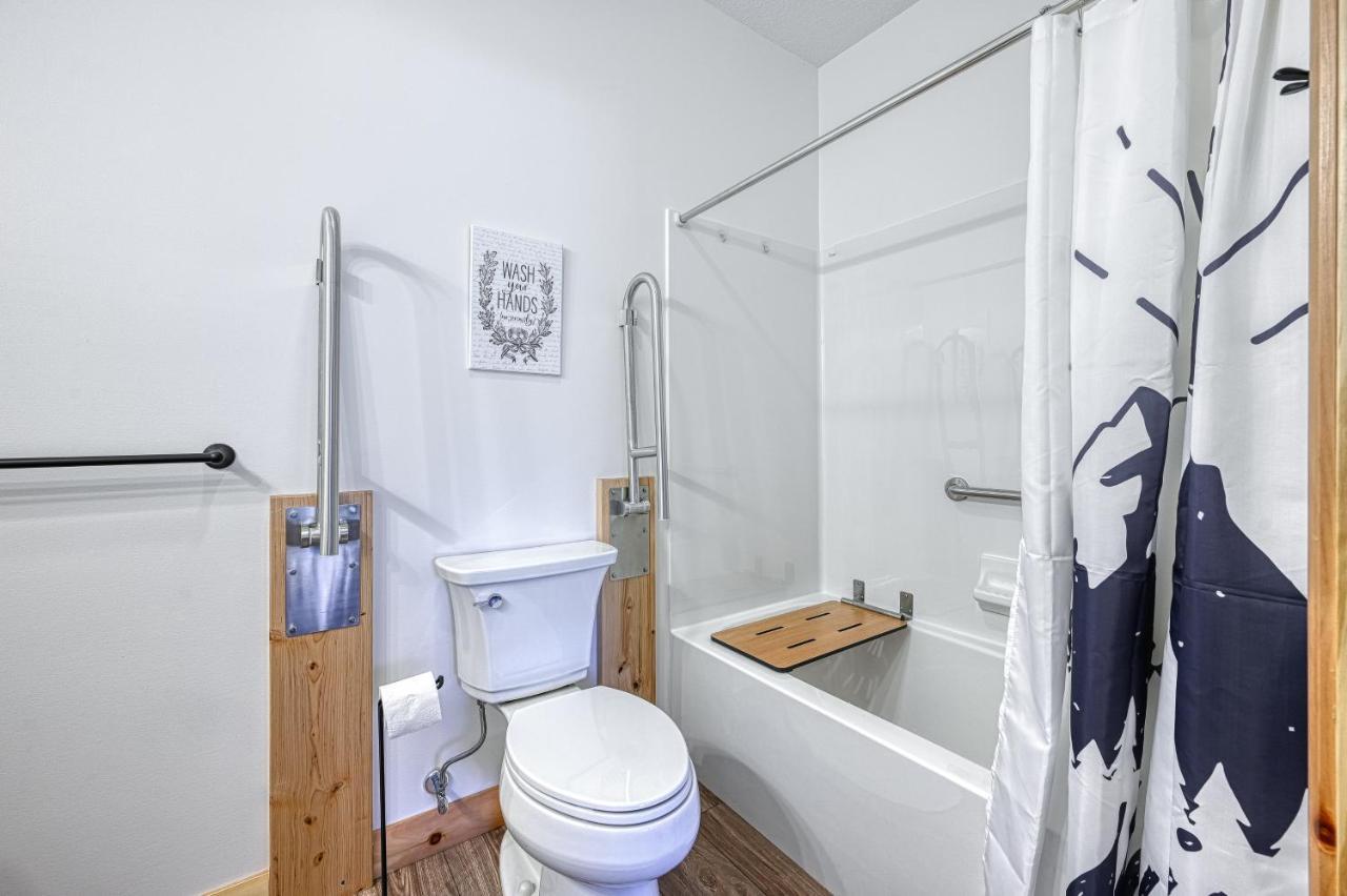 Curb-Free Chalet McHenry Ngoại thất bức ảnh