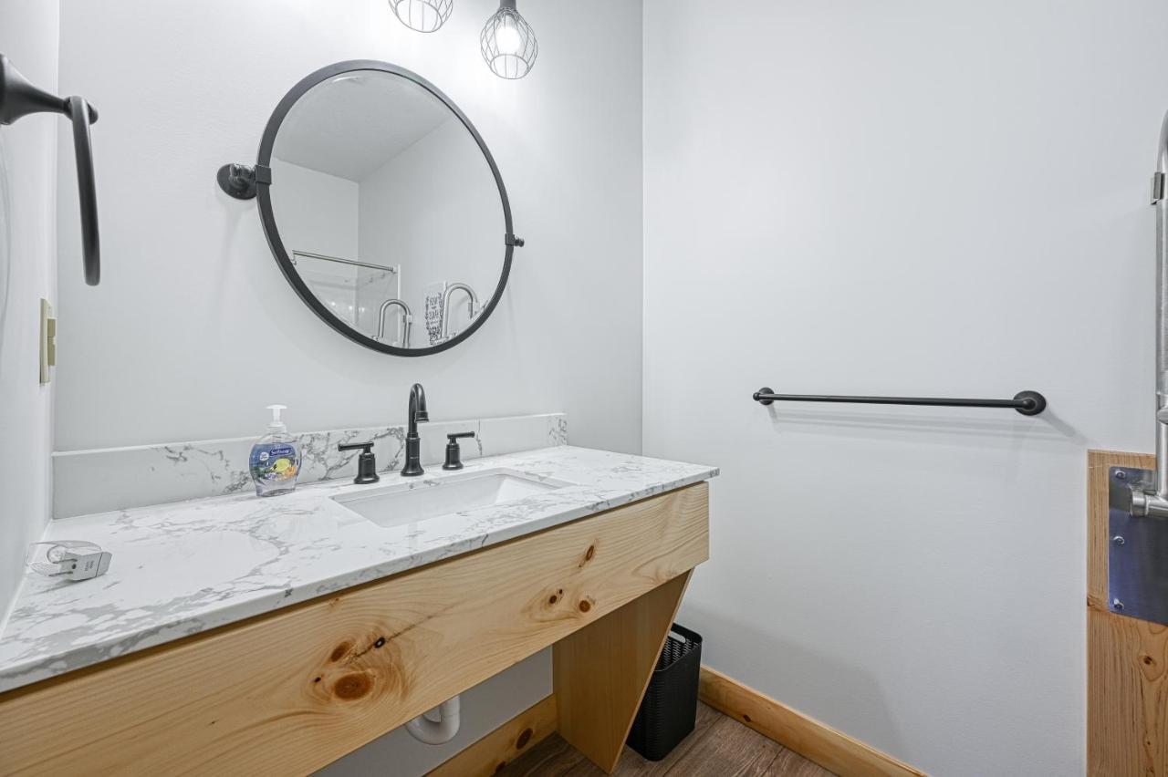 Curb-Free Chalet McHenry Ngoại thất bức ảnh