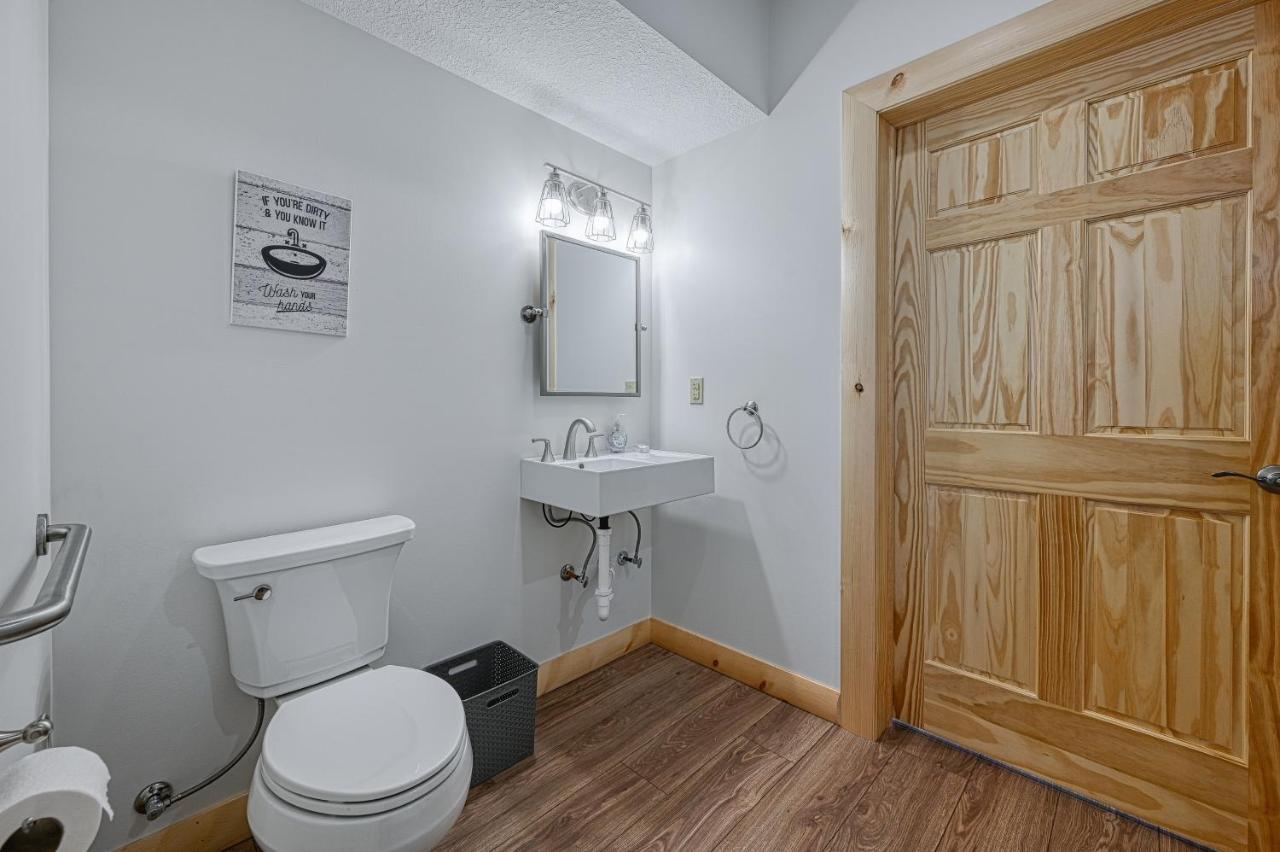 Curb-Free Chalet McHenry Ngoại thất bức ảnh